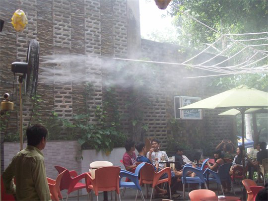 Máy phun sương tạo ẩm nhà hàng, cafe, công nghiệp